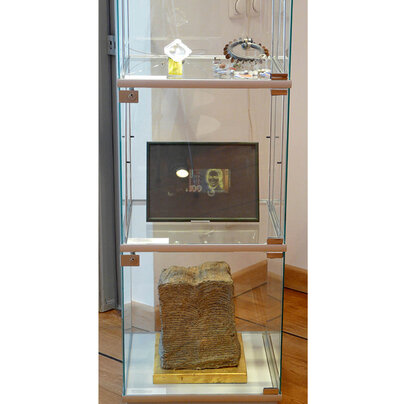 Vitrinen der Wanderausstellung "geld&kunst" Vitrinen der Wanderausstellung "geld&kunst"