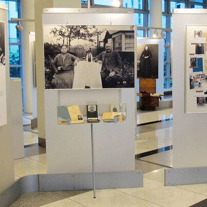 Tafeln der Wanderausstellung 3 "Ein Buch weckt Erinnerungen" Tafeln der Wanderausstellung 3 "Ein Buch weckt Erinnerungen"